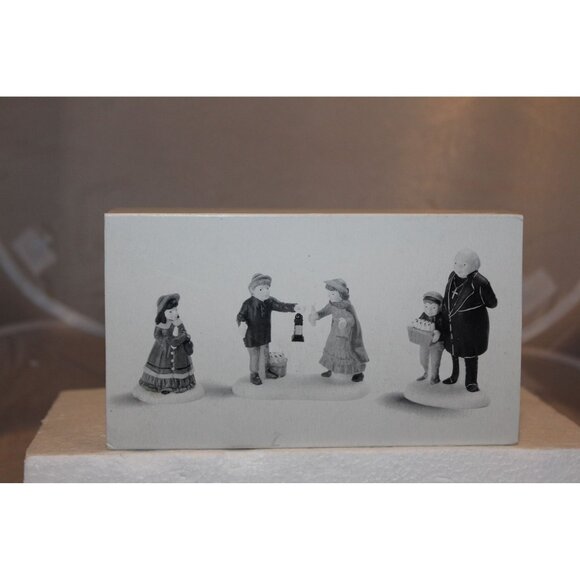 Dept 56 Dickens Village - A Peaceful Glow on Christmas Eve - Picture 8 of 8